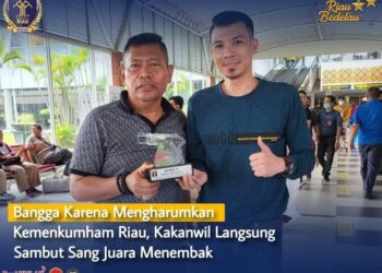 BANGGA KARENA MENGHARUMKAN KEMENKUMHAM RIAU, KAKANWIL LANGSUNG SAMBUT SANG JUARA MENEMBAK