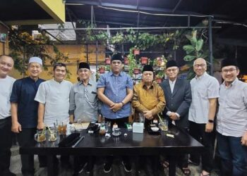 Bupati Bersilaturahmi dengan Sejumlah Tokoh Pantai Barat Madina di Medan