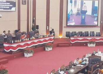 Pimpinan DPRD Medan Sampaikan Penjelasan Ranperda Kode Etik Dalam Sidang Paripurna