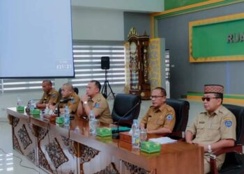 Bupati Labuhanbatu dr H Erik Pimpin Langsung Rapat Penanganan Sampah Liar