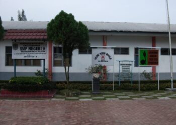 Ditanya Laporan Dana BOS Tahun 2021, Kepsek SMPN 9 Binjai Seperti Kebingungan