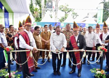 Gubernur Edy Rahmayadi Serahkan 10 Ribu BPJS Ketenagakerjaan