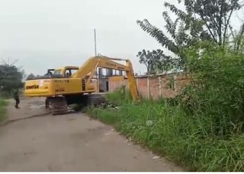 Warga Dusun IX RT 1 Sampali Gotroy Bersihkan Parit