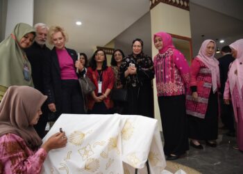 Kunjungi Showroom Dekranasda, Rombongan Dubes Borong Produk UMKM Sumut
