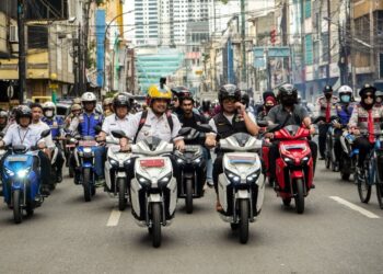 Bobby Nasution & Ridwan Kamil Uji Coba Sekaligus Sosialisasikan Sepeda Motor Listrik