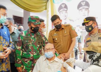 Pengamat : Vaksin Booster Kedua Penting Untuk Jaga Pertumbuhan Ekonomi