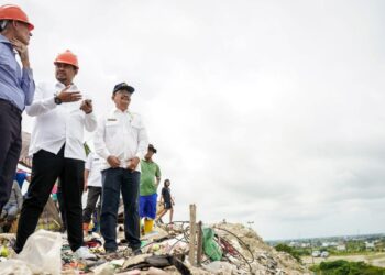 Bobby Nasution & Dubes Belanda Tinjau TPA Terjun