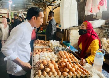 Bersama Wali Kota Medan, Presiden RI Kunjungi Pasar Bakti, Pedagang Sambut Antusias