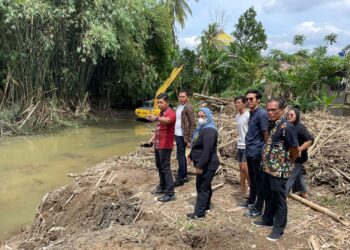 Kecamatan Medan Tuntungan dan BWSS II Kolaborasi Bersihkan Sungai Bekala Dari Longsoran Rumpun Bambu