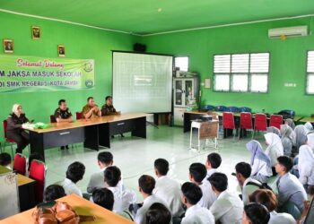 Siswa SMK Negeri 5 Antusias Didatangi Tim Penkum Kejati Jambi