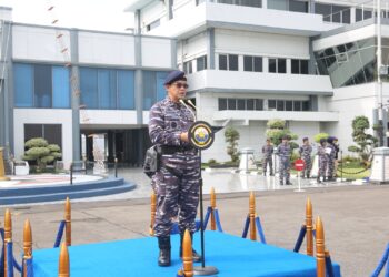 Pangkoarmada II Pimpin Apel dan Upacara Bendera 17-An