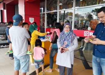 Puskesmas Teladan Adakan Layanan Imunisasi Polio di Pusat Perbelanjaan Ramayana