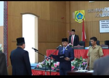 Ketua DPRD Kabupaten Pakpak Bharat Lantik Anggota Dewan PAW