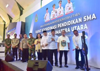 Gubernur Edy Rahmayadi  Buka Rakor Pendidikan SMA se-Sumut di Tapteng, Motivasi Guru untuk Jadi Teladan Setiap Saat