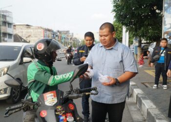 Maknai Bulan Suci Ramadhan 1444 H, Brigade Kartini AMPI DPD Kota Medan Bagikan 200 Takjil