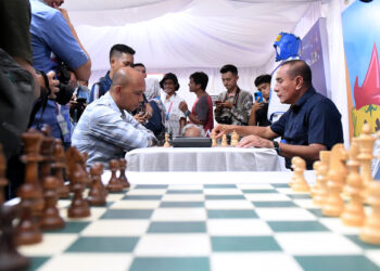 Tinjau Hari Kedua PRSU, Edy Rahmayadi Sempat Duel Catur Lawan Master Nasional