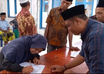 Guru Mengaji, Bilal Mayit Dan BKM Masjid Se Kecamatan Bukit Malintang Terima Intensif Bulanan