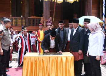Edy Rahmayadi Resmikan Pemugaran Bagas Godang Ulu Pungkut dan Lokasi Arung Jeram