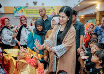 Dukung Penanganan Stunting, Kahiyang Ayu Serahkan PMT kepada 370 Lembaga PAUD