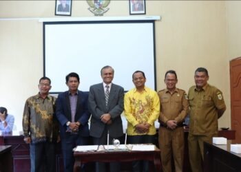 Penandatanganan Pakta Integritas Plafon Anggaran Kabupaten Pakpak Bharat Tahun 2024
