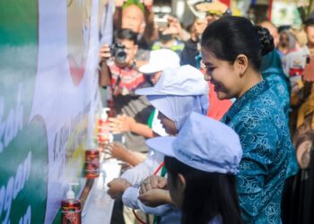 Peringatan Hari CTPS, Kahiyang Ayu Praktek Aksi Cuci Tangan Pakai Sabun