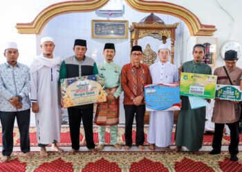 Warga Sicanang Antusias Sambut Safari Jumat Pemko Medan