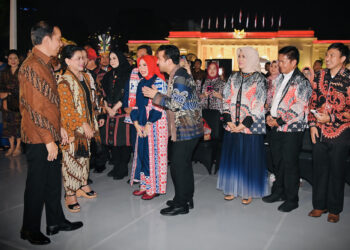 Pj Gubernur Sumut Tampilkan Batik Motif ‘Bagas Godang‘ di Hadapan Presiden 