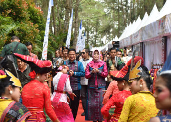 Buka Lake Toba Fashion Week 2023, Pj Gubernur Hassanudin Sebut Kekayaan Sumut Hebat
