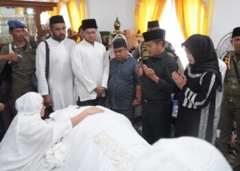 Pj Gubernur Sumut Hassanudin Lepas Jenazah Dato’ Seri Syamsul Arifin