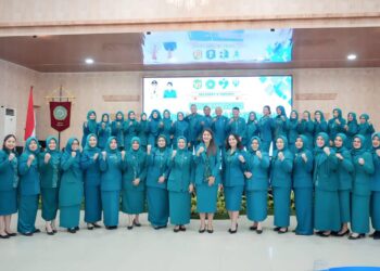 Puncak Bakti Sosial Kesatuan Gerak PKK-KB-Kesehatan, Kahiyang Ayu Beri Penghargaan Kepada Pemenang Lomba