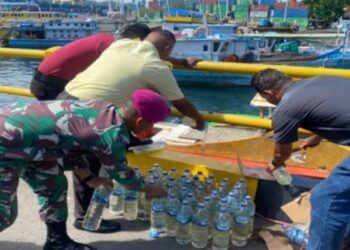 Tim Pam Gabungan Pelabuhan Penyeberangan Fery Bitung Amankan Minuman Keras