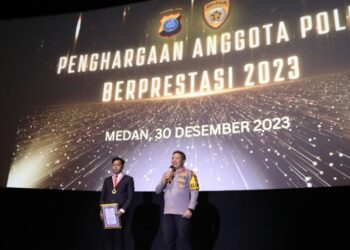 Kapolda Sumut Beri Penghargaan kepada 23 Anggota Berprestasi