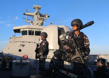 Melintasi Tiga Teluk, KRI Diponegoro -365 Laksanakan Peran Jaga Perang