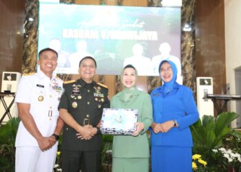 Kaskoarmada II Hadiri Lepas Sambut Kasdam V/Brawijaya