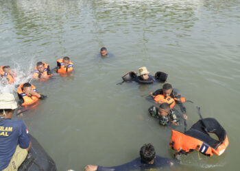 Dislambair Koarmada II Beri Pelatihan Sea Survival Kepada Taruna AAL Angkatan 72