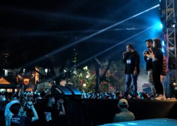 Drone Light Show Warnai Malam Pergantian Tahun di Medan