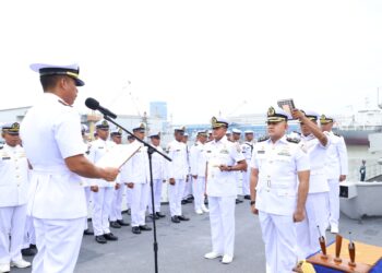 Tampuk Pimpinan Berganti, Dansatkor Koarmada II Pimpin Sertijab Komandan KRI Ahmad Yani-351