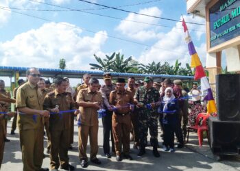 Lawatan ke Hamparan Perak, Bupati Resmikan Dua Jembatan & Empat Jalan
