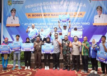 Bobby Nasution Berikan Penghargaan Kepada 211 Atlet, Pelatih, dan Asisten Pelatih Berprestasi