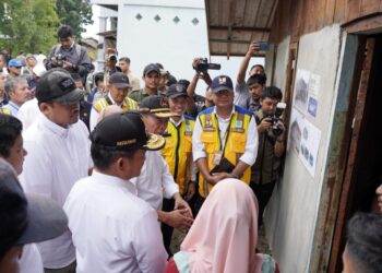 Bobby Nasution dan Menko PMK Tinjau Belawan Bahari