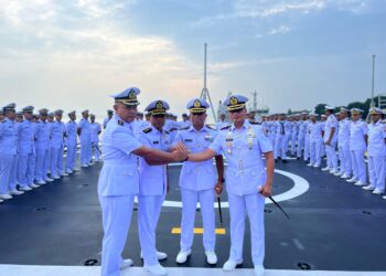 Dansatkor Koarmada II Pimpin Sertijab Komandan KRI I Gusti Ngurah Rai-332 Dan Komandan KRI Karel Satsuitubun-356