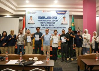 Bobby Nasution Beri Piagam Penghargaan dan Uang Pembinaan Kepada Empat Pemuda Pelopor Kota Medan