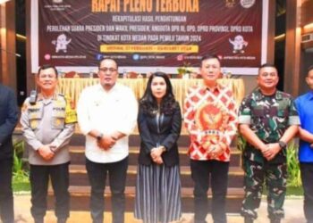 Dua Pimpinan DPRD Medan Hadiri Pembukaan Rekapitulasi Penghitungan Suara KPU Medan