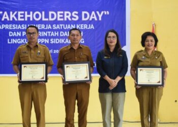 KPPN Sidikalang Serahkan Penghargaan Kepada Pemkab Pakpak Bharat