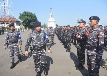 Pangkoarmada II Inspeksi Kesiapan Alutsista dan Prajurit Latihan Glagaspur Tingkat III (L-3) Satkor Koarmada II