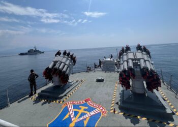 KRI Hasan Basri-382 Laksanakan Latihan Bersama Kapal Perancis