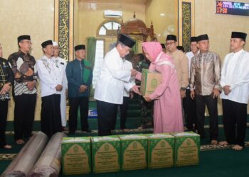 Bupati HM Ali Yusuf Siregar Safari Ramadan Ke Masjid Raya Petumbukan