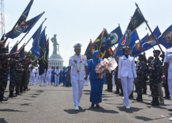 Tangis Haru Iringi Lepas Sambut Pangkoarmada II