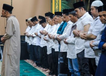 Shalat Tarawih di Pendopo Rumah Dinas Wali Kota Medan, Al Ustad Berpesan Jalani Puasa dengan Penuh Keimanan