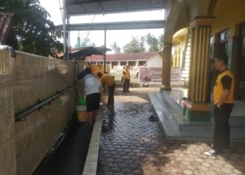 Sambut Ramadhan 1445 H, Polsek Siabu Gelar Bakti Sosial di Mesjid Raya Nurul Huda Siabu